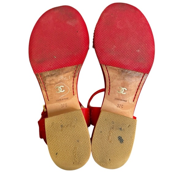 Authentic CHANEL Red Lambskin Leather Mattelasse & Gold Sandals Dress Shoes 37 C - Picture 14 of 16